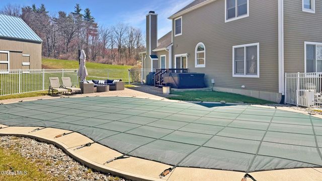 61 Indian Pipe Drive, North Greenbush, NY 12198