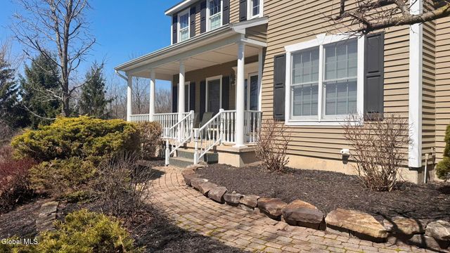 61 Indian Pipe Drive, North Greenbush, NY 12198