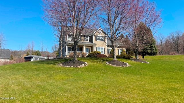 61 Indian Pipe Drive, North Greenbush, NY 12198