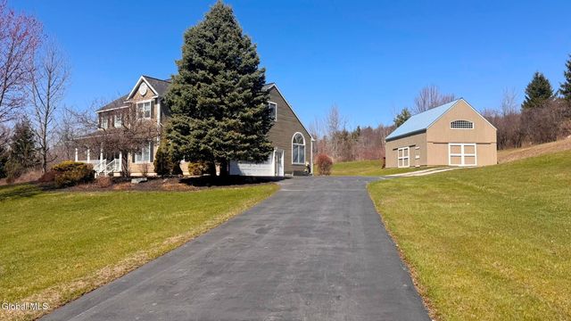 61 Indian Pipe Drive, North Greenbush, NY 12198