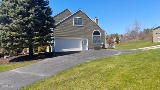 61 Indian Pipe Drive, North Greenbush, NY 12198