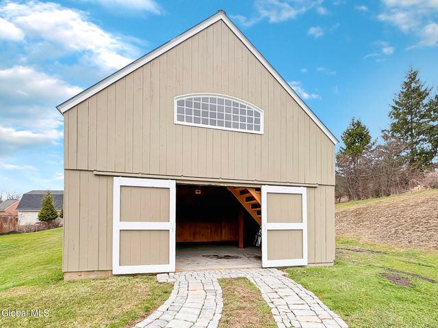61 Indian Pipe Drive, North Greenbush, NY 12198