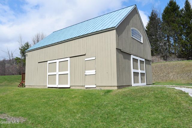 61 Indian Pipe Drive, North Greenbush, NY 12198
