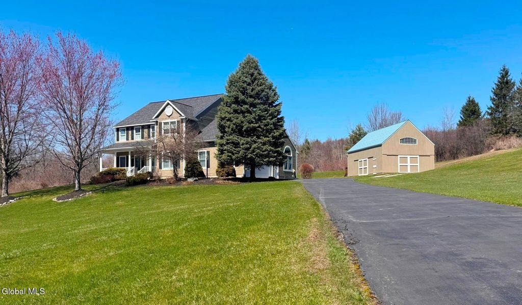 61 Indian Pipe Drive, North Greenbush, NY 12198