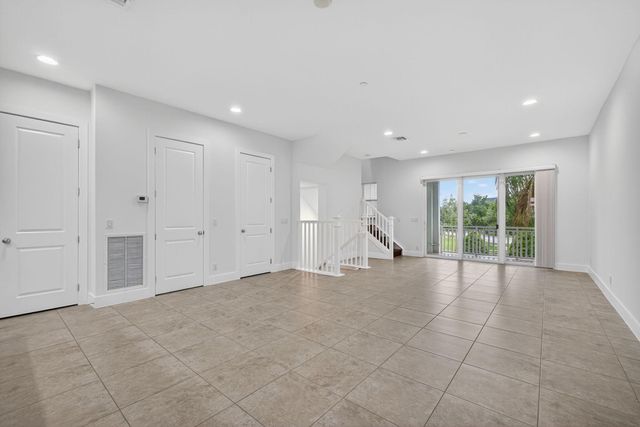 7089 Edison Place, Palm Beach Gardens, FL 33418