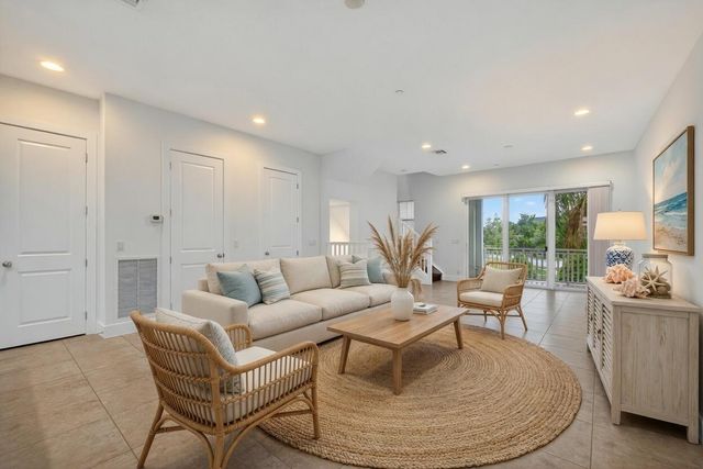 7089 Edison Place, Palm Beach Gardens, FL 33418