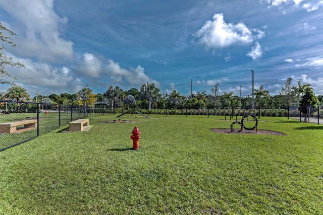 7089 Edison Place, Palm Beach Gardens, FL 33418