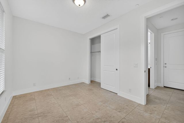 7089 Edison Place, Palm Beach Gardens, FL 33418