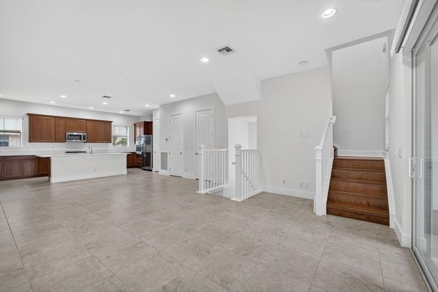 7089 Edison Place, Palm Beach Gardens, FL 33418