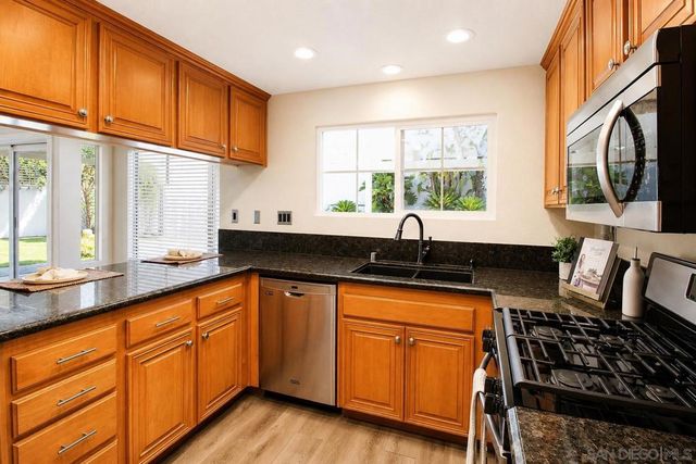 29600 Nightcrest Cir, Temecula, CA 92591