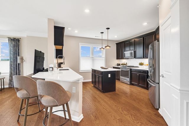 130 University Ave 1412, Westwood, MA 02090