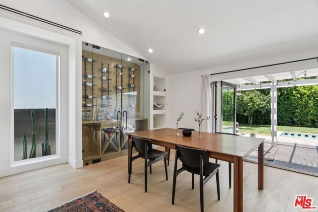 13117 Magnolia Boulevard, Sherman Oaks, CA 91423