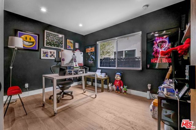 13117 Magnolia Boulevard, Sherman Oaks, CA 91423