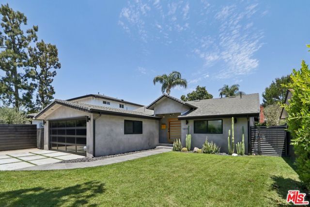 13117 Magnolia Boulevard, Sherman Oaks, CA 91423