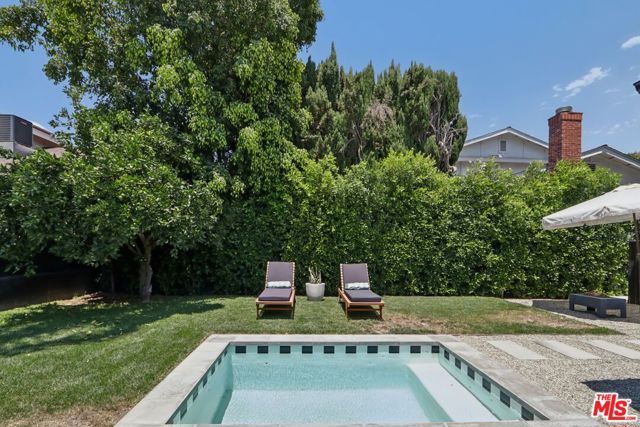 13117 Magnolia Boulevard, Sherman Oaks, CA 91423