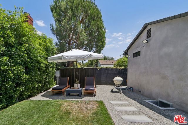 13117 Magnolia Boulevard, Sherman Oaks, CA 91423