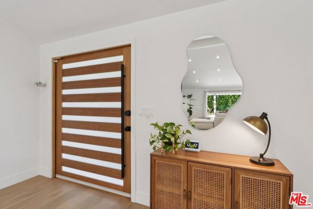 13117 Magnolia Boulevard, Sherman Oaks, CA 91423