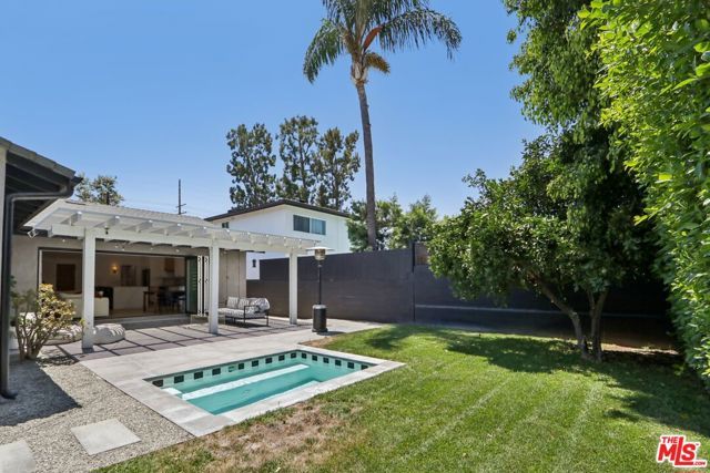 13117 Magnolia Boulevard, Sherman Oaks, CA 91423