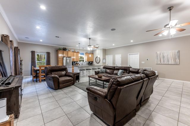 1515A Fm 247, Huntsville, TX 77320