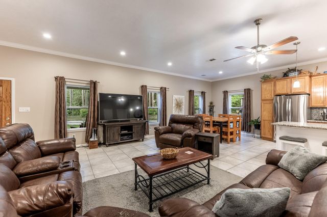 1515A Fm 247, Huntsville, TX 77320