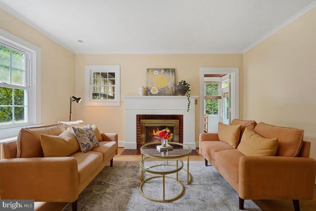 820 DAVIS AVE, Takoma Park, MD 20912