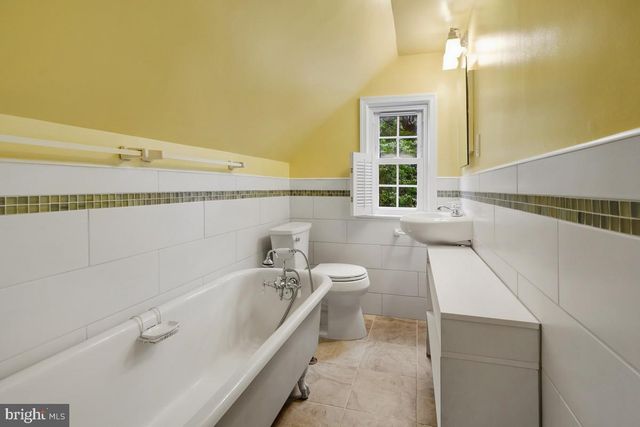 820 DAVIS AVE, Takoma Park, MD 20912