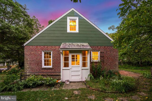820 DAVIS AVE, Takoma Park, MD 20912