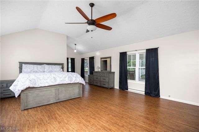 6635 Lake Ave, Elyria, OH 44035