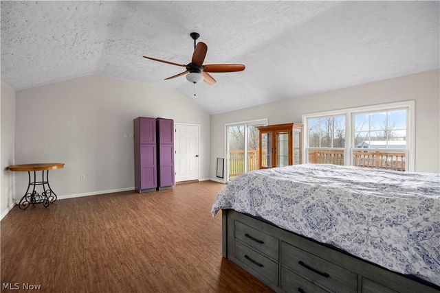 6635 Lake Ave, Elyria, OH 44035