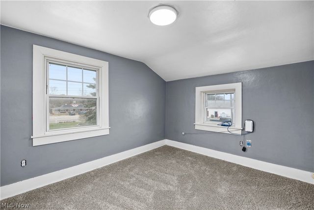 6635 Lake Ave, Elyria, OH 44035