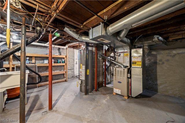 6635 Lake Ave, Elyria, OH 44035