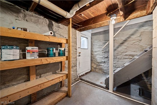 6635 Lake Ave, Elyria, OH 44035