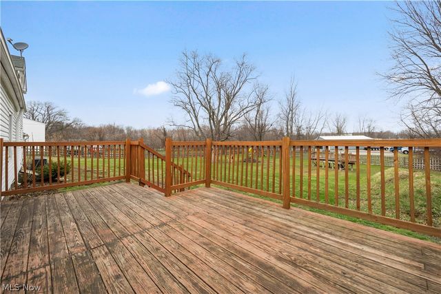 6635 Lake Ave, Elyria, OH 44035