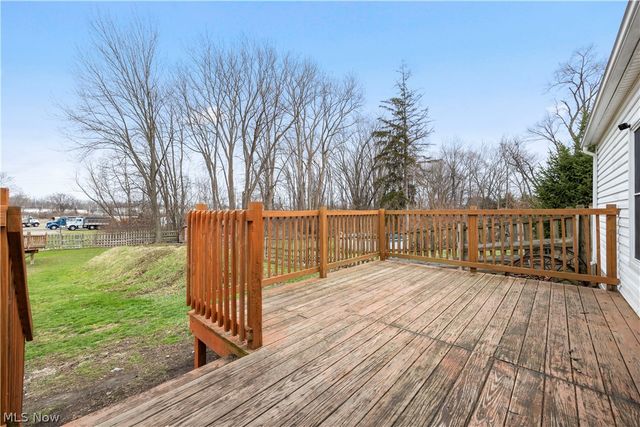 6635 Lake Ave, Elyria, OH 44035