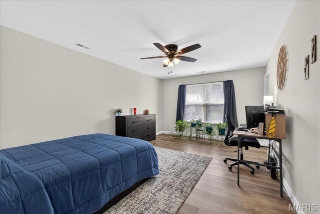 761 Sugar Glen Drive 5, St Peters, MO 63376