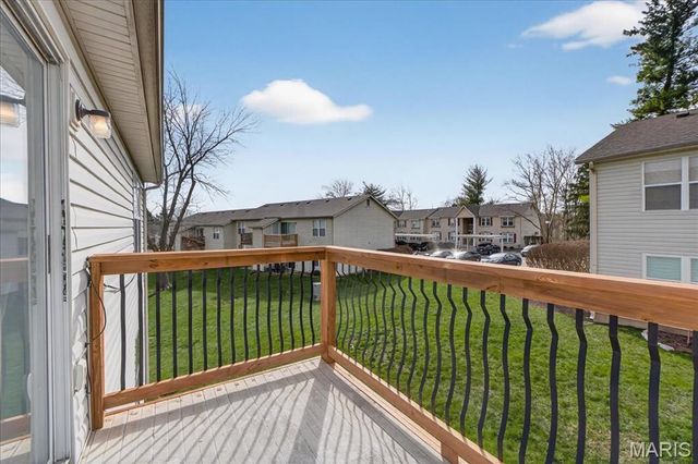 761 Sugar Glen Drive 5, St Peters, MO 63376