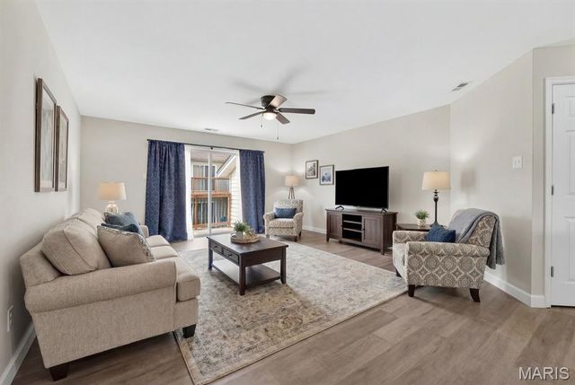 761 Sugar Glen Drive 5, St Peters, MO 63376