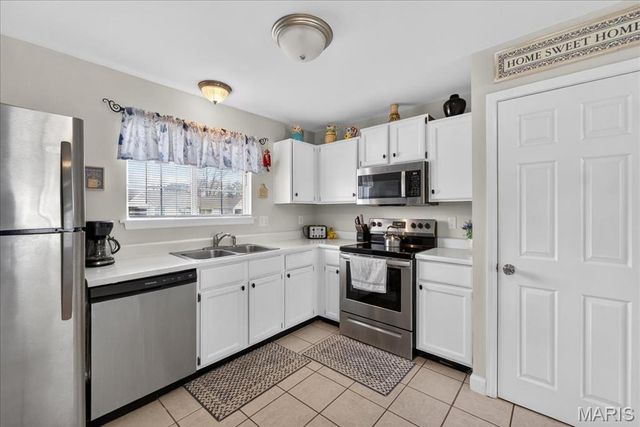 761 Sugar Glen Drive 5, St Peters, MO 63376