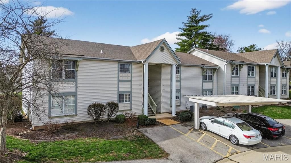 761 Sugar Glen Drive 5, St Peters, MO 63376