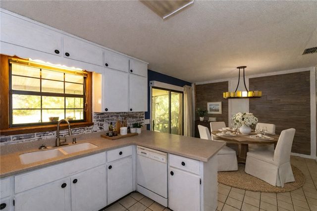 274 S Anita Street, Waycross, GA 31503