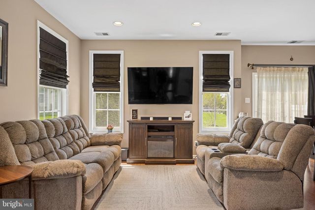 116 OAKRIDGE DR, Mount Royal, NJ 08061