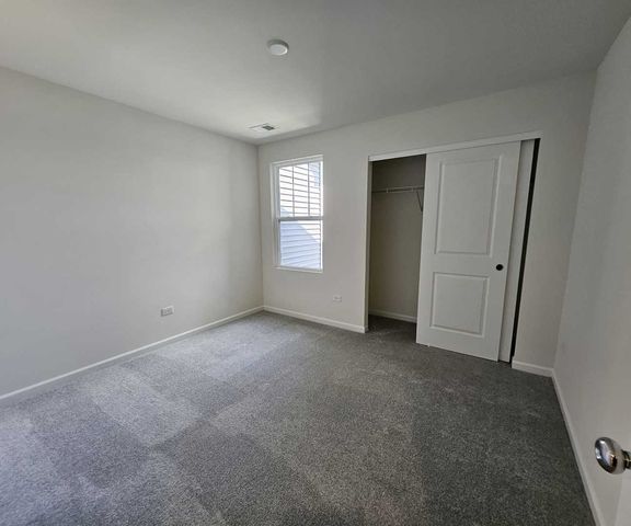 12802 S NICHOLAS Drive, Plainfield, IL 60585