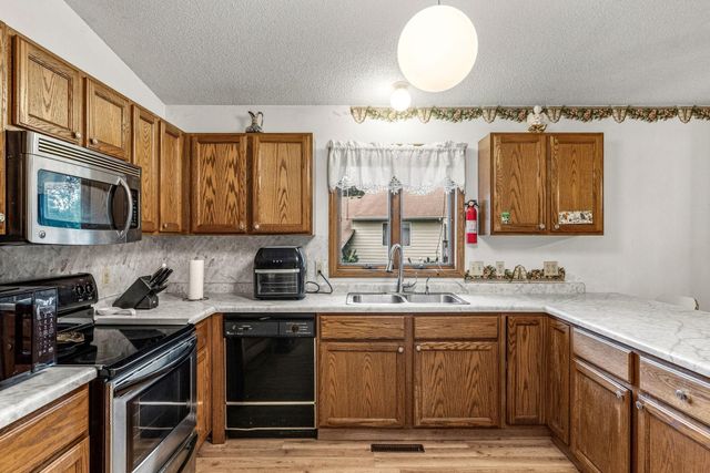 6672 Dawn Way, Inver Grove Heights, MN 55076