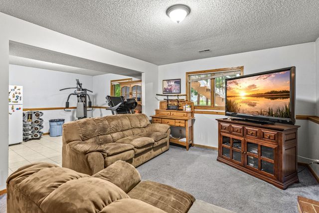 6672 Dawn Way, Inver Grove Heights, MN 55076