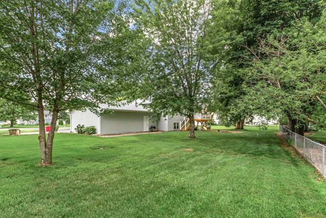 6672 Dawn Way, Inver Grove Heights, MN 55076