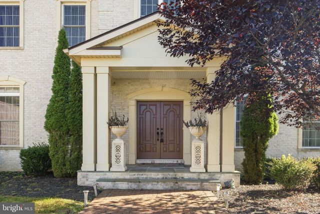 11561 STUART MILL RD, Oakton, VA 22124