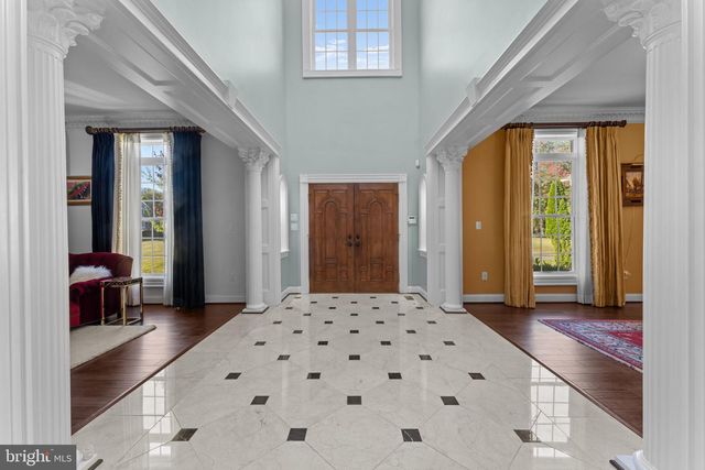 11561 STUART MILL RD, Oakton, VA 22124