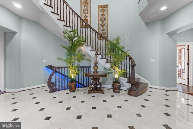 11561 STUART MILL RD, Oakton, VA 22124