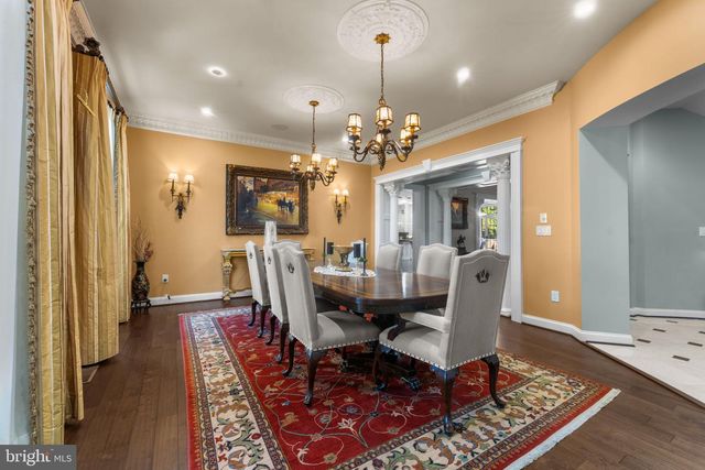 11561 STUART MILL RD, Oakton, VA 22124