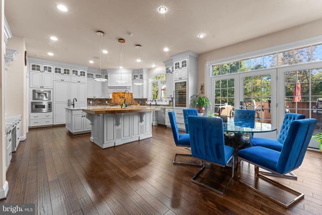 11561 STUART MILL RD, Oakton, VA 22124